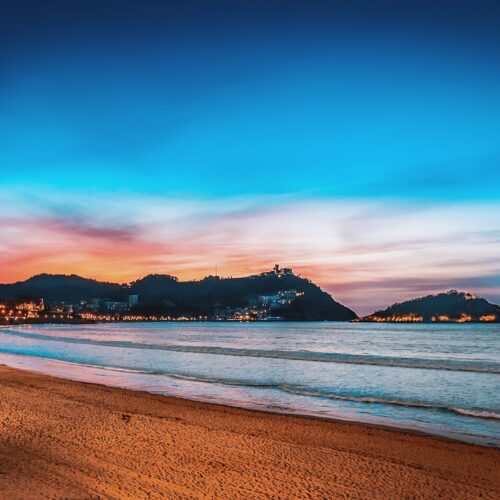 PAESI-BASCHI-viaggi di gruppo torino spiaggia