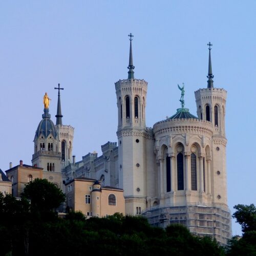 LIONE-tour operator da torino notre-dame