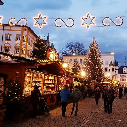 LIONE-viaggi di gruppo torino decorazioni-natale