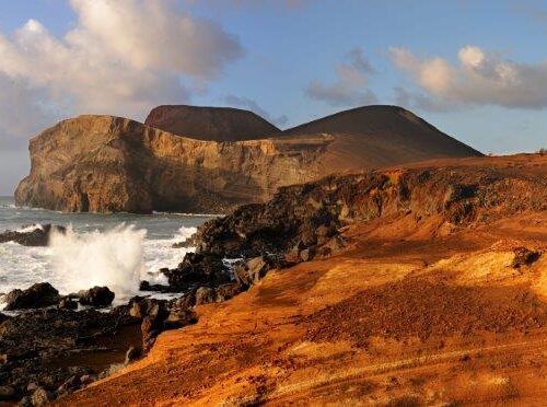 Gite organizzate di un giorno da Torino tra campi geotermici e rocce colorate.